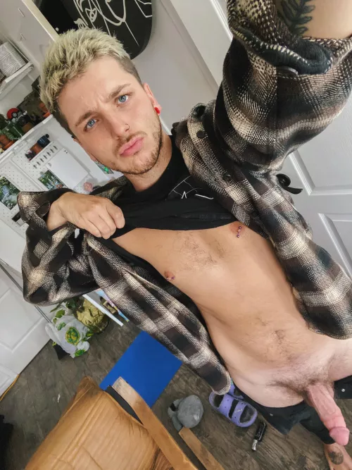 in need of a throat😫 any takers ?