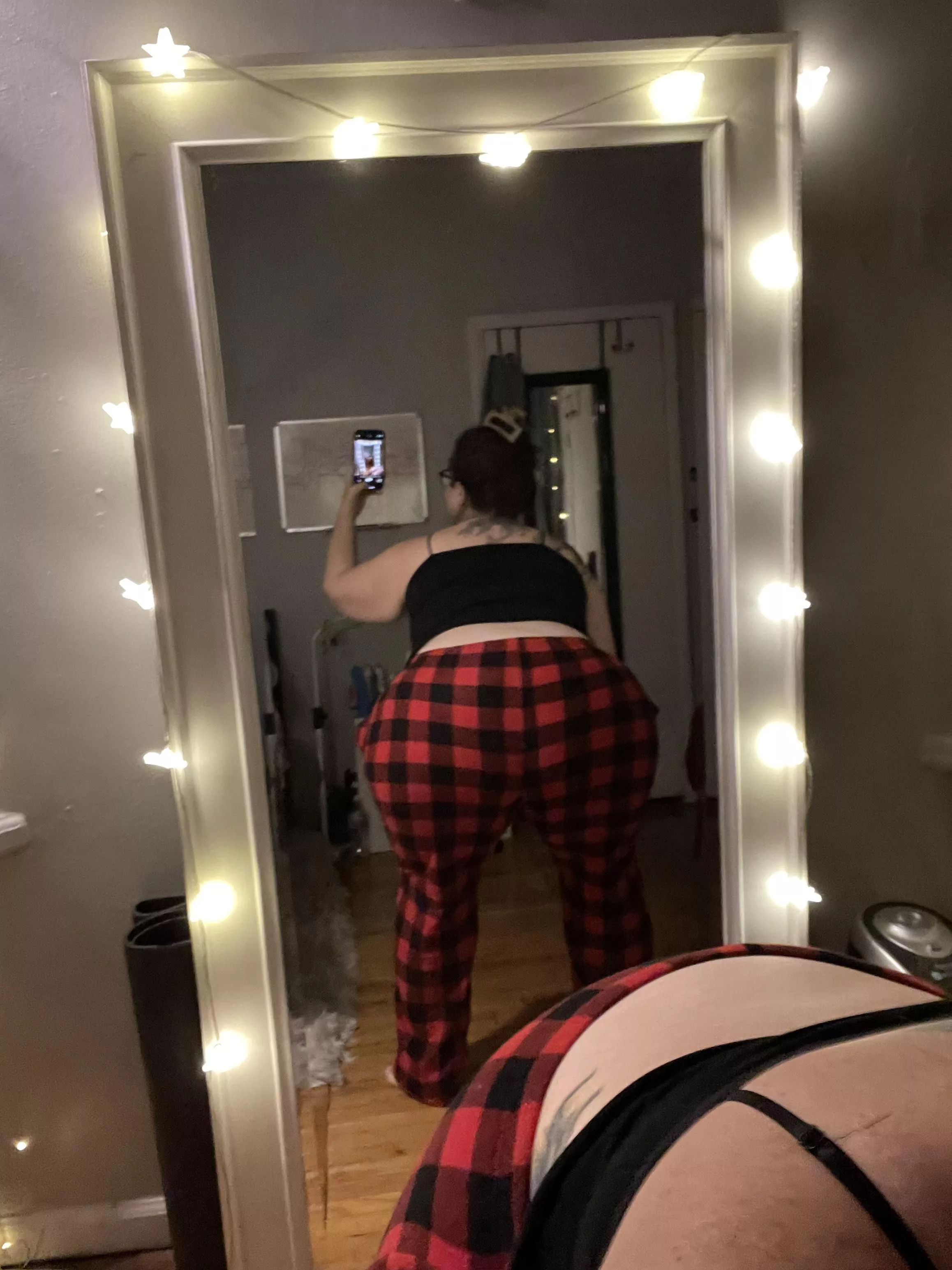 Just posted this on Tinder to see who I can get to come eat me out tonight 🥳