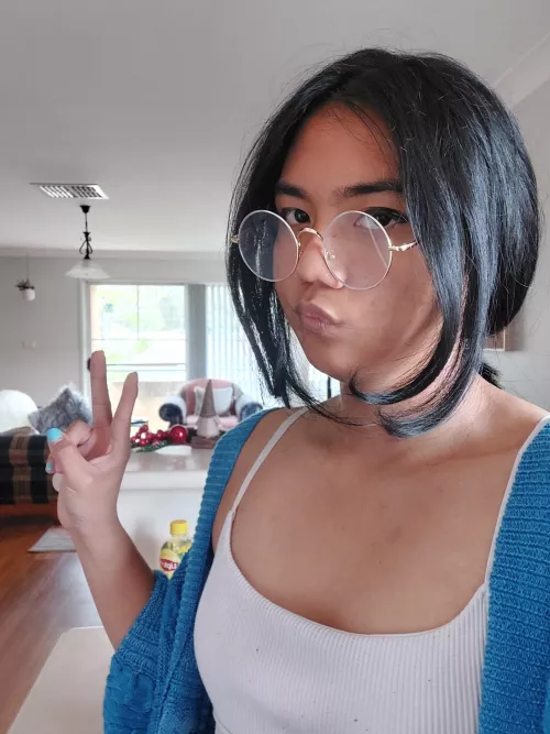 Just pretend I know how to pose