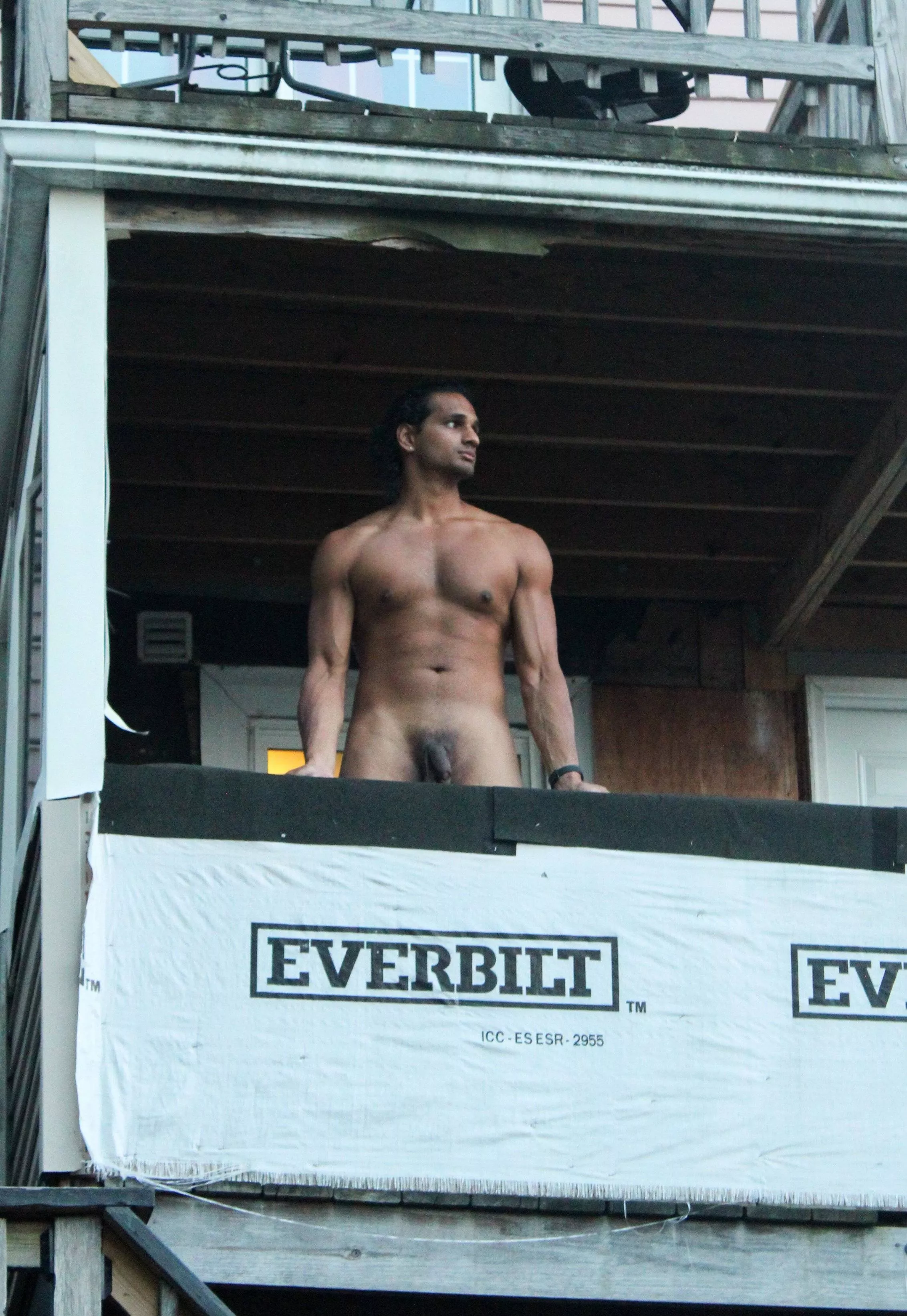 Just saying hi to the neighborhood!