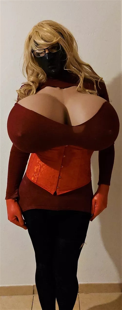 Lady in Red with big Tiddies