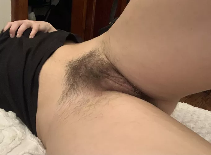 Look at how the hair is spreading onto my thighs!