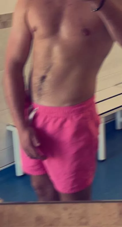 M23 Based near Swindon looking for single F or MF I’m well hung and have no limits !!