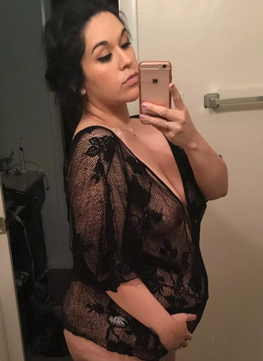 Miss being pregnant.. who wants to get me pregnant again