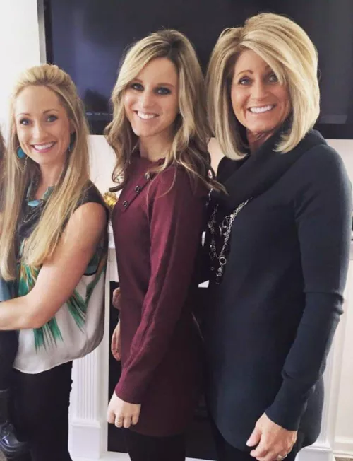 Mom and her 2 daughters. (all 3 are MILFS)
