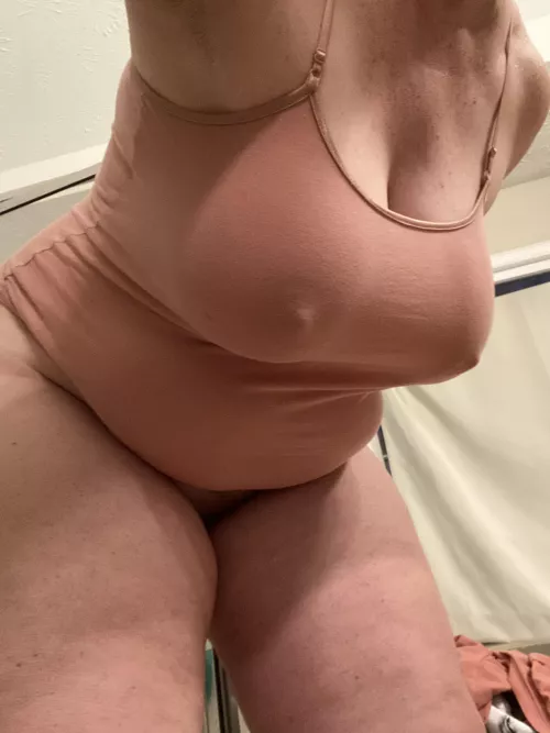 My kitty is preparing for the day