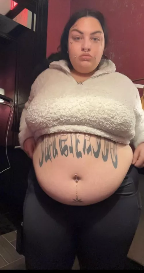 Pierced bbw belly button ;)