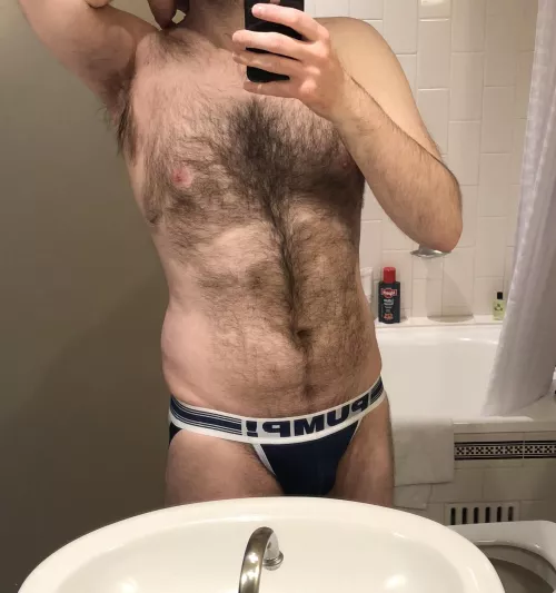 To brighten up a dull Tuesday in November, I’m wearing one of my favorite jocks (42)