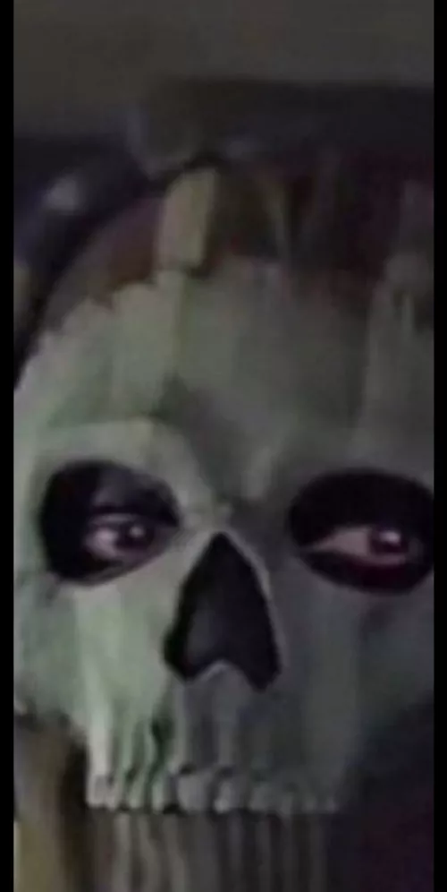 u in her DMS I'm using her discharge as dip for my nachos we not in the same league