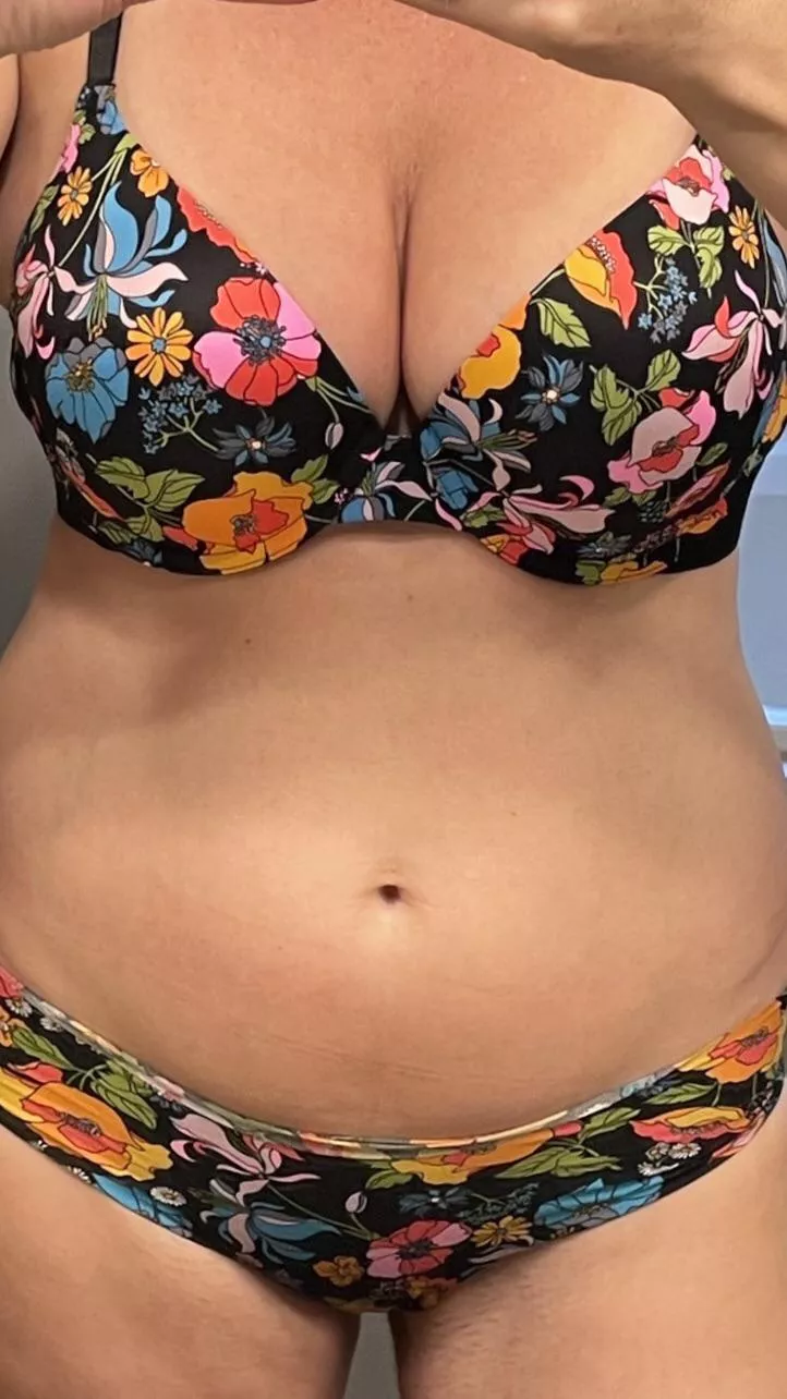 VAULT: 11/14/21 - Floral Remix w/ matching floral cheekies (NSFW) 🌹🌷💐🌺🌸🌼 [img]