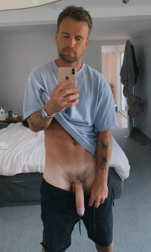 What ya looking at? 😏