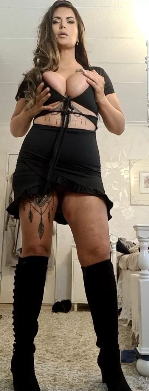 whats underneath this 40yo chlotes?