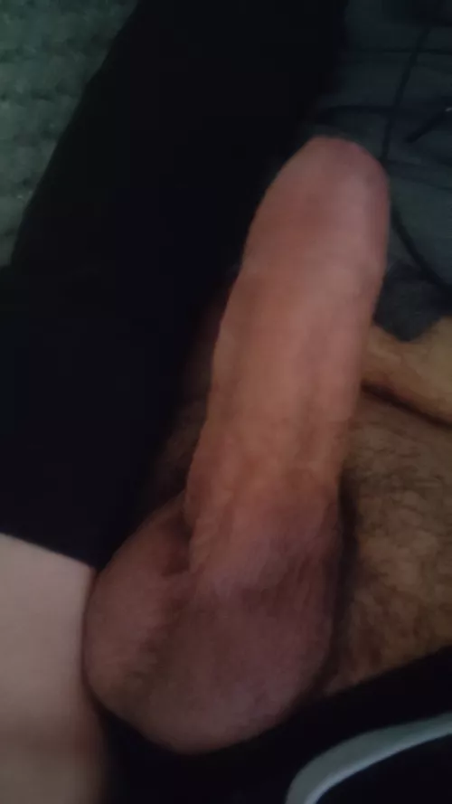 Who can handle this cock for me dm 😏🤤