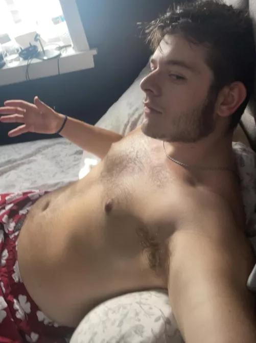 Who’s gonna pull off my boxers for me? Hmu!!