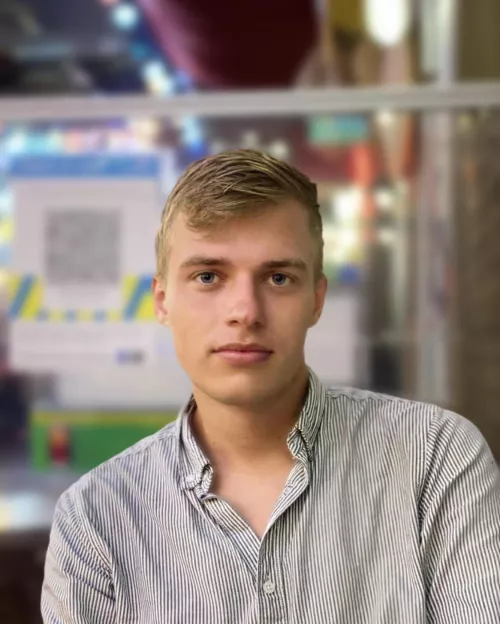 19 from europe dm me 🙈