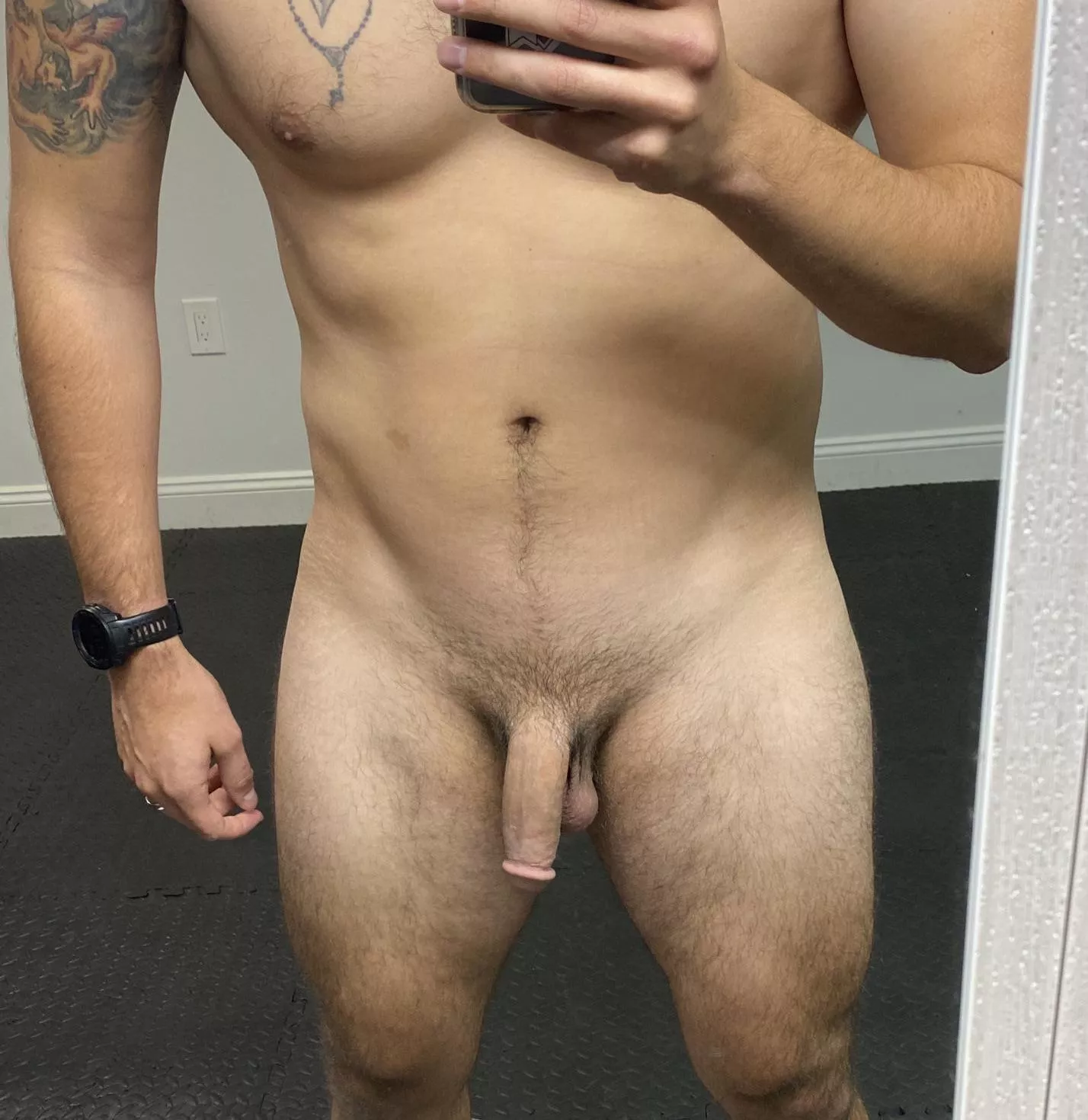 27M / 6’-2” / 215lb - I feel like I have an ugly penis. Feel like it isn’t nice nor appealing to the eye