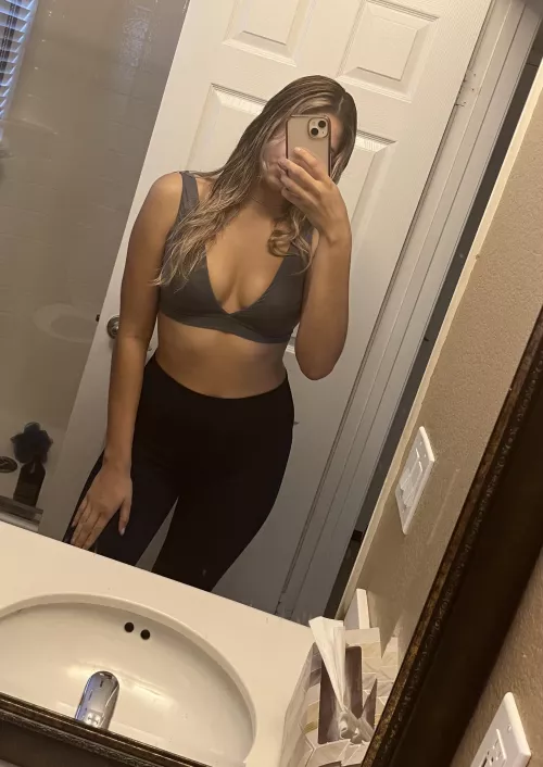 After a long workout I just want to get naked 😝