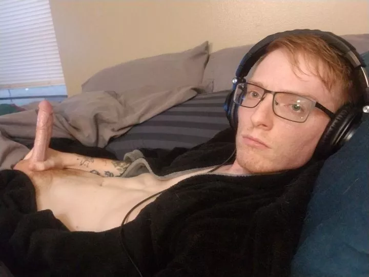 Anyone up late and want to chat? 😜