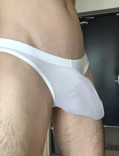 Aren’t bikini bulges the best?