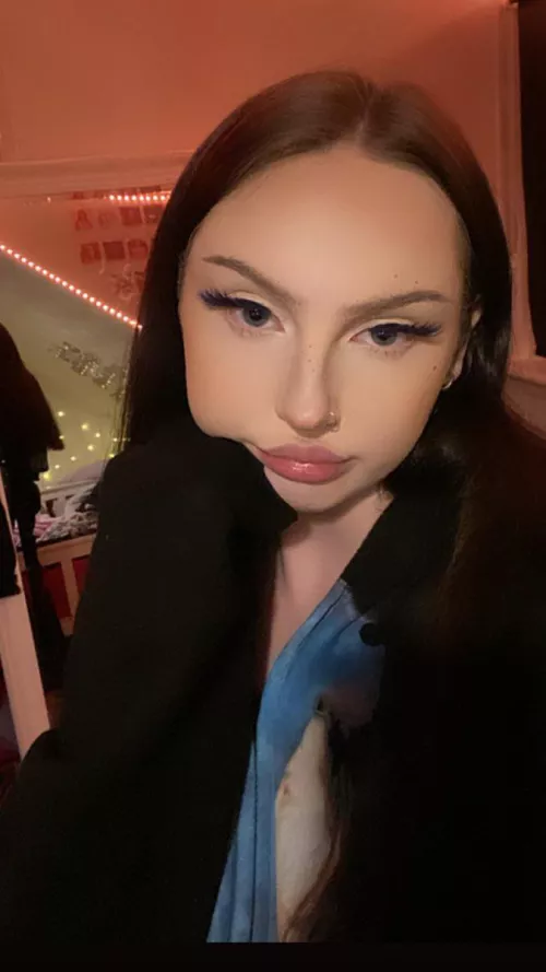 Arrow up if you are below 7 inches and and say YES