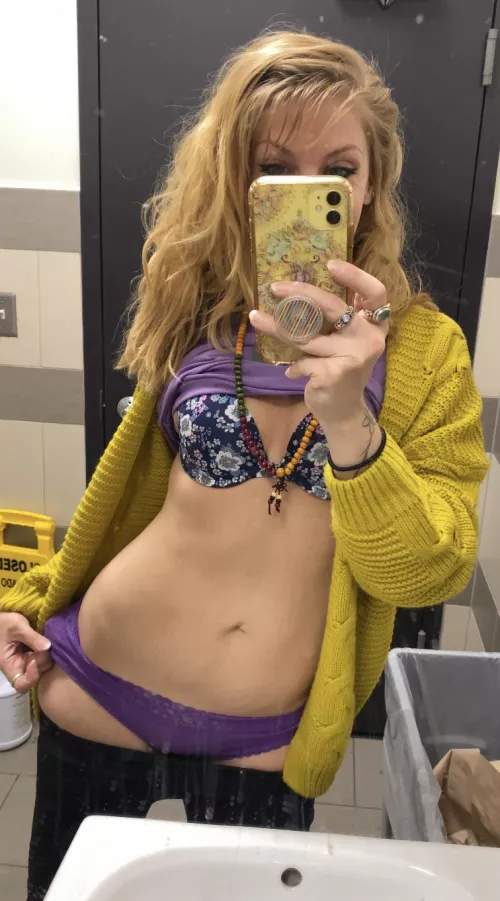 Basic milfie photo but I feel like my character comes out a lot