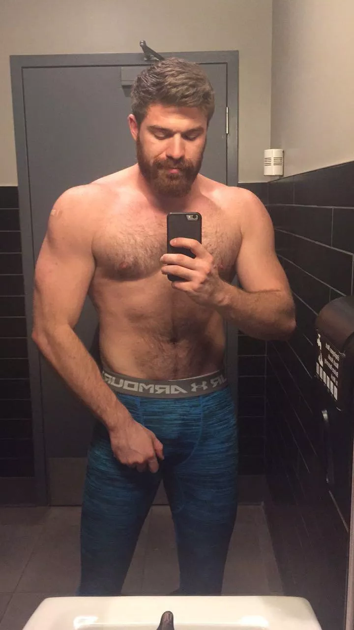 beg daddy to please you 😈