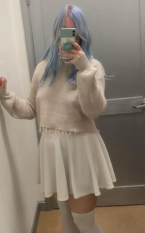 Braless in the dressing room