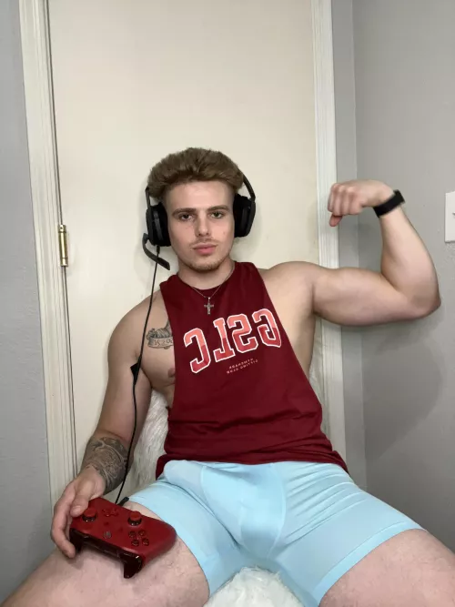 Come take a seat while I play