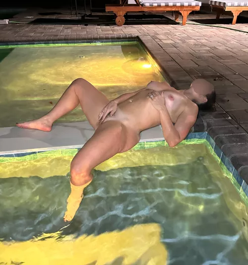 Does anyone else get horny when using a hot tub?