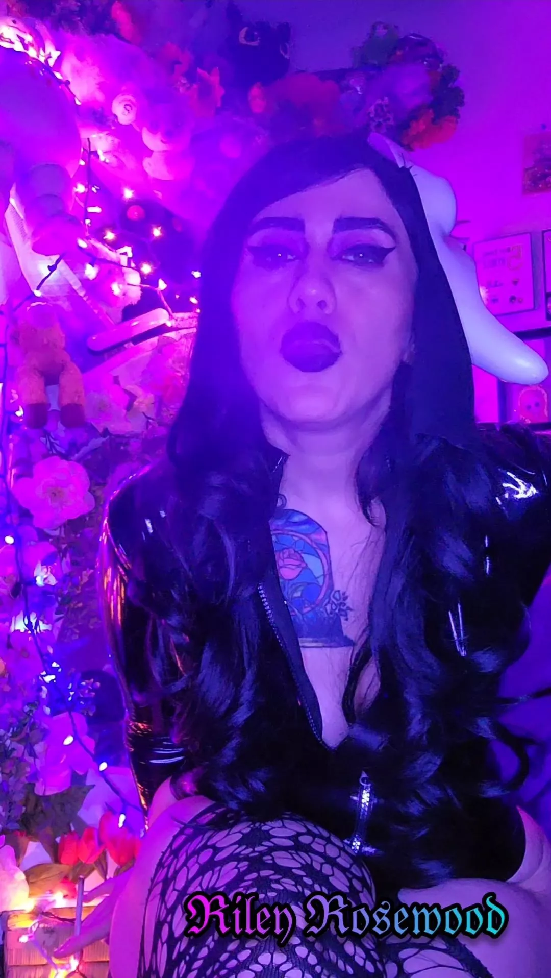 Dom Ghostface 👻 blowing smoke in your face 🌬🍃