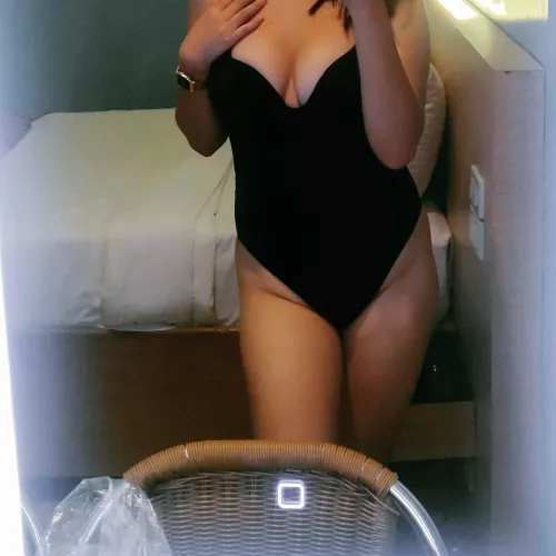 [F] black is gorgeous 🖤