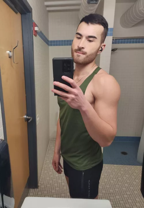 Got a haircut and trimmed/shaped my beard. Nothing like proper manscaping