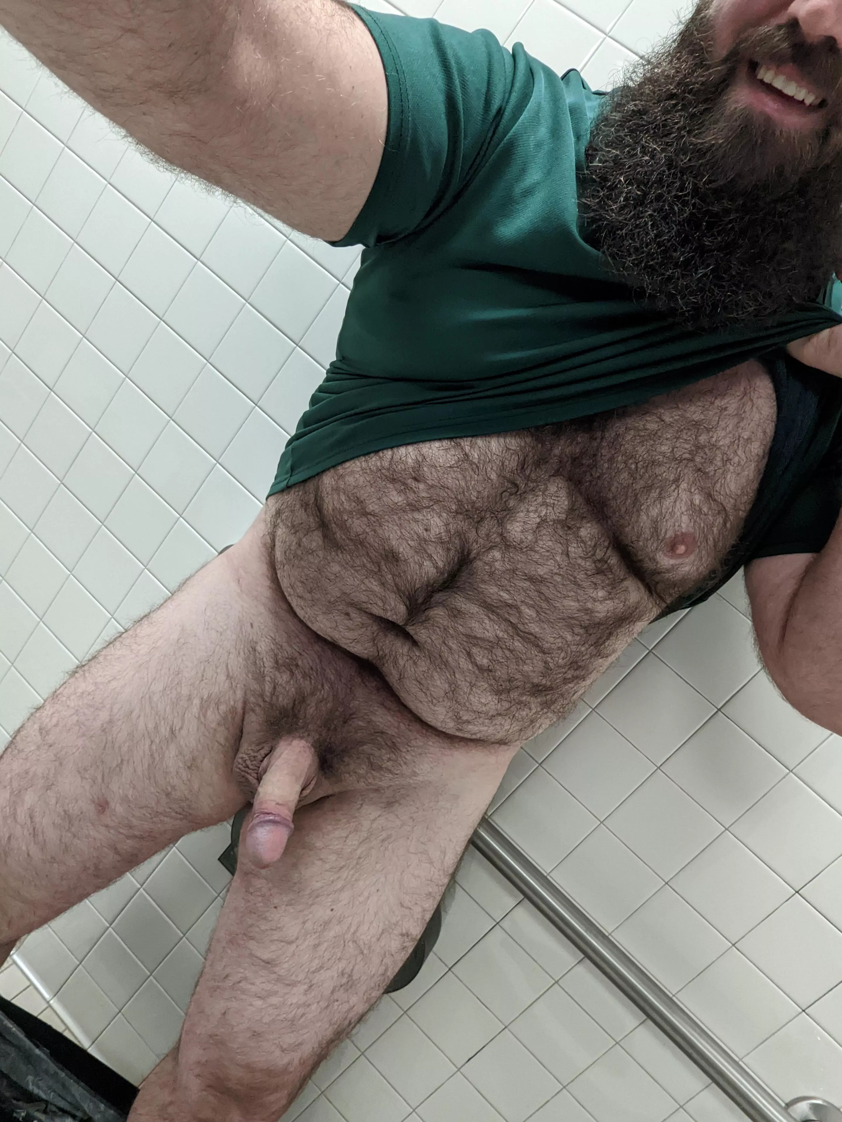 had to go into work again this week. good thing my vacation starts tomorrow. 😁