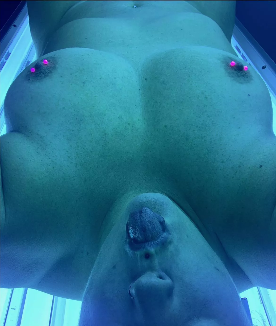 Happy titty Tuesday!!! Stay warm today 😈 [oc] (oc)