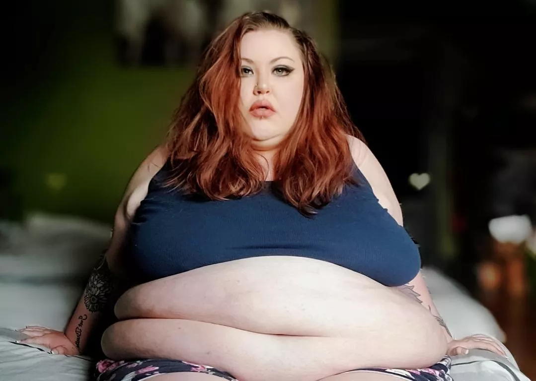 Here's a little reminder of who you're talking to.. I'm a Goddess. I just have a shit camera, no makeup here and terrible lighting lately. I'm working on it 😂