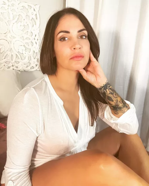 Hey it’s your best friends mom. I don’t like to wear a bra under my shirts. 44 [F]