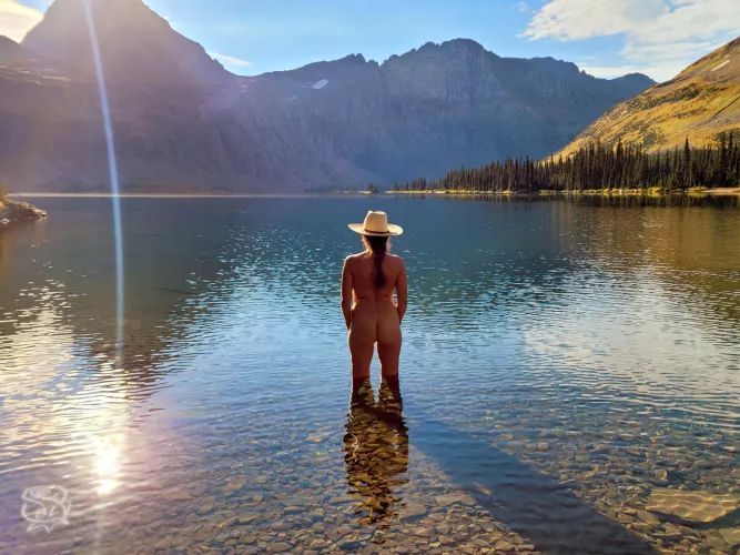Hiding nothing at the Hidden Lake