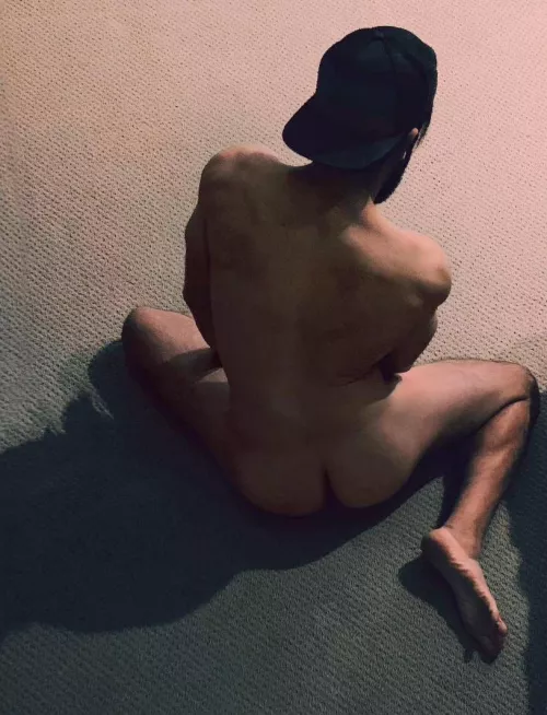 hip pain like me? stretch that ball and socket. (M)