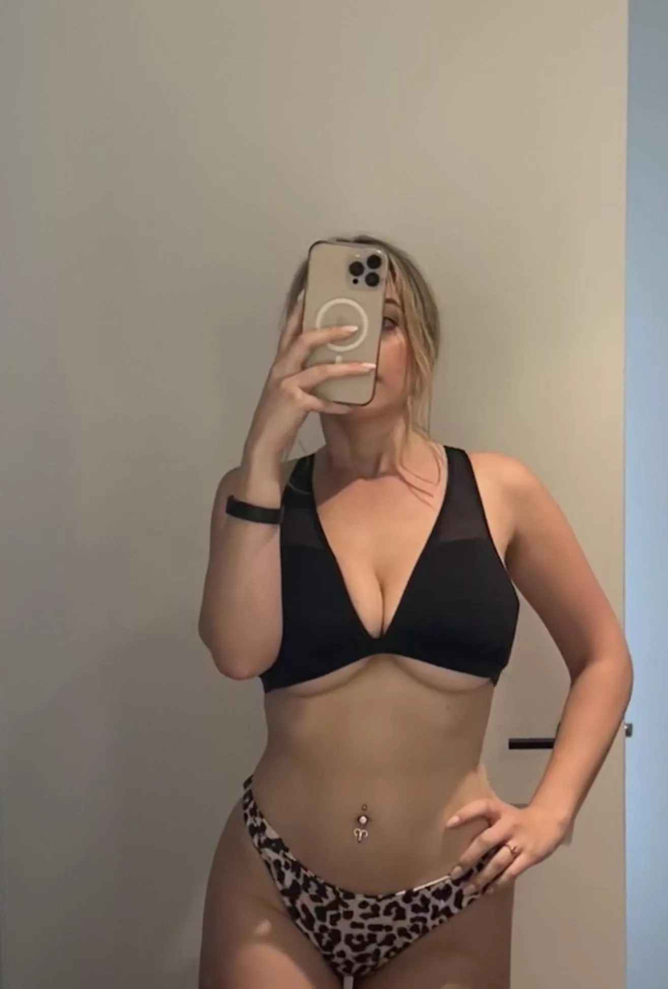 Hold these G’s for me please 🥹♥️