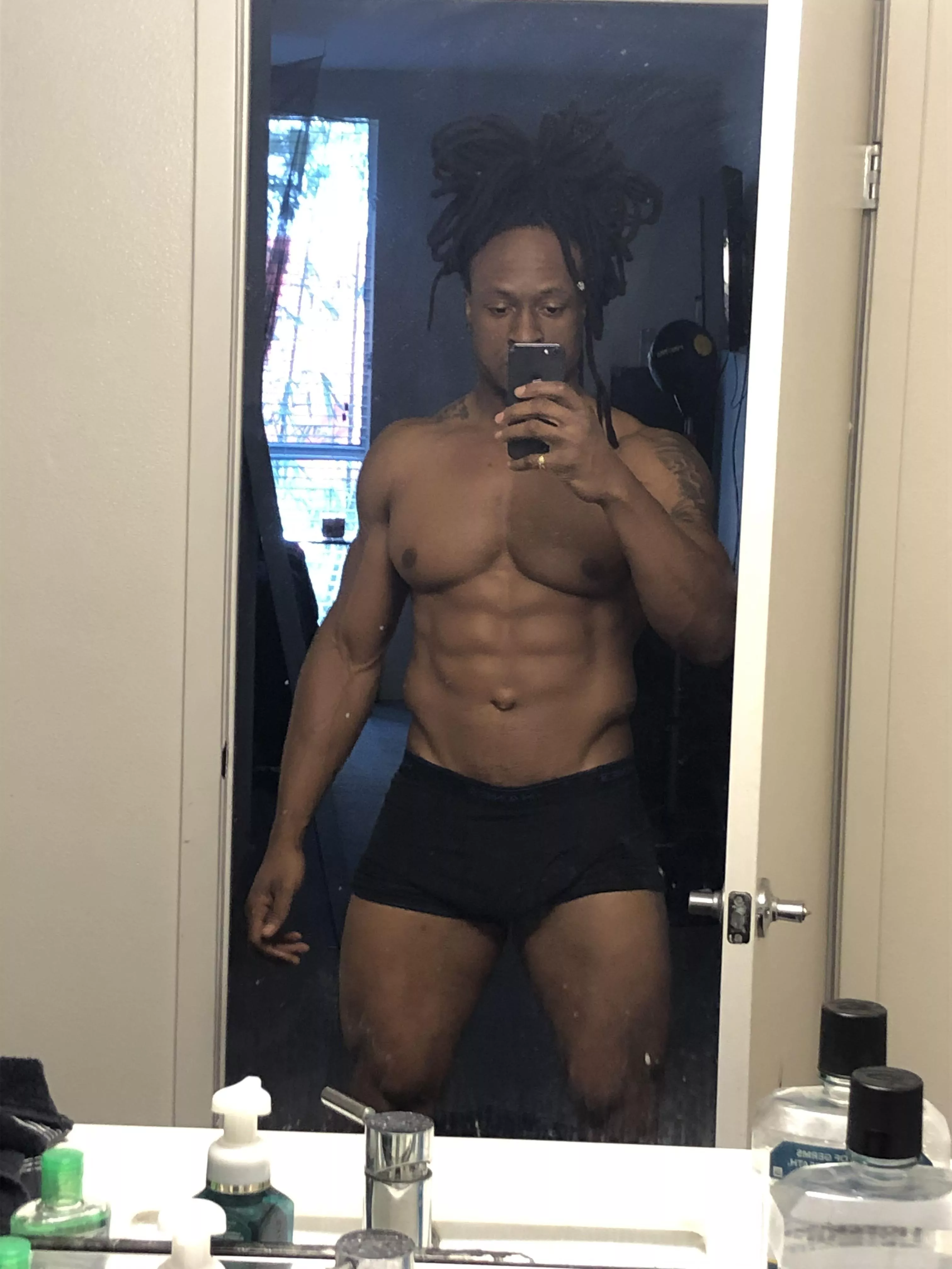 I need my upper chest to fill out but we on the way baby 😈💋