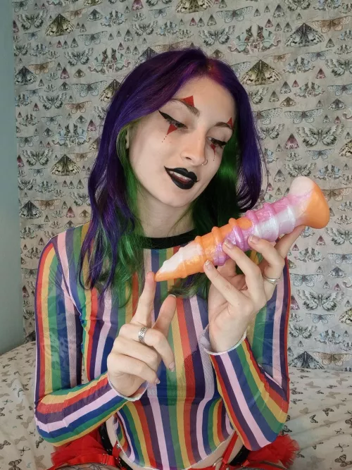 I need someone to look at me the way I look at my screw