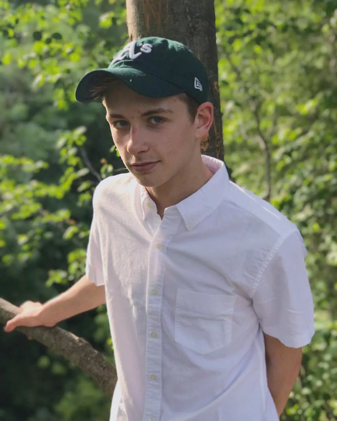 idk what to type here so boom.. hi guys I'm joshua and would love to chat :)