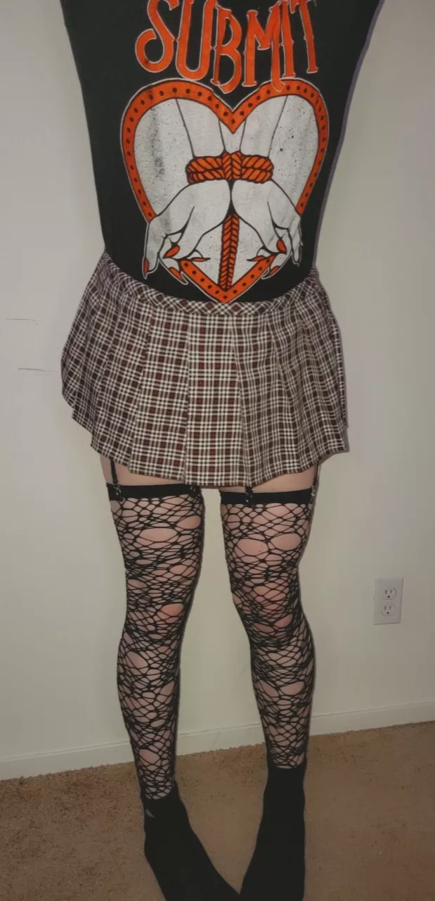 if you're sorting by new, i will hold hand 💙