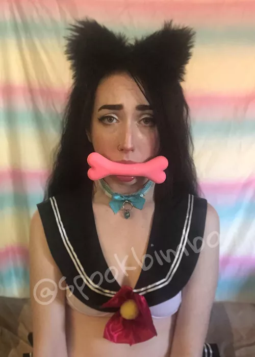 I’ll be a good puppy, I promise 🐶🖤