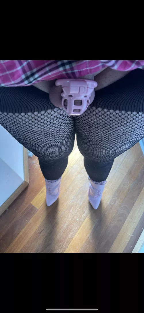 It’s now been 2 months since i started wearing this cage and I don’t think I’ll ever take it off 😍😍