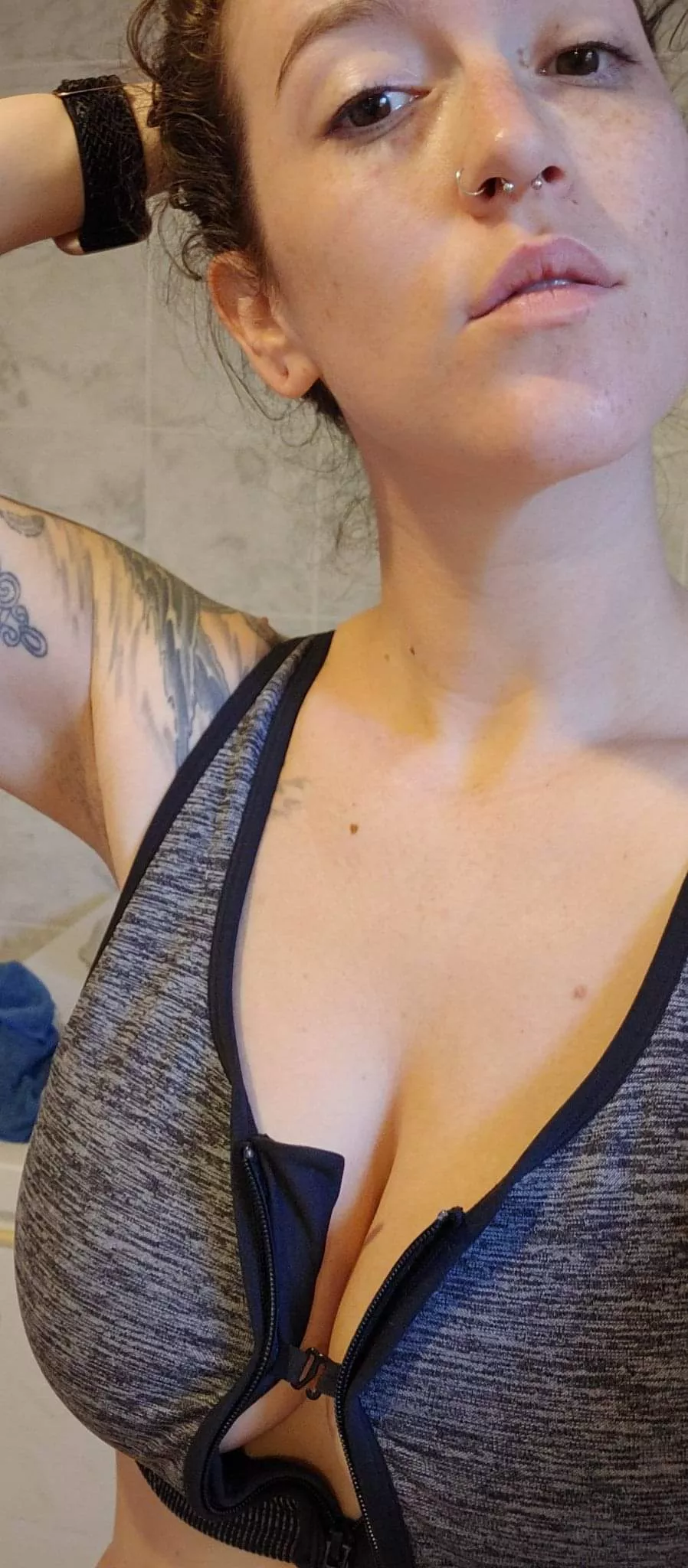 it's very difficult to actually zip this up