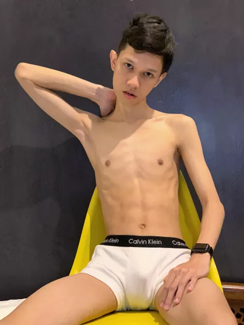 Lean twink for daddy 💦 (dw I'm 20)