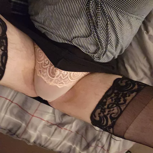 Legs up and spread wide for you 😘🥵