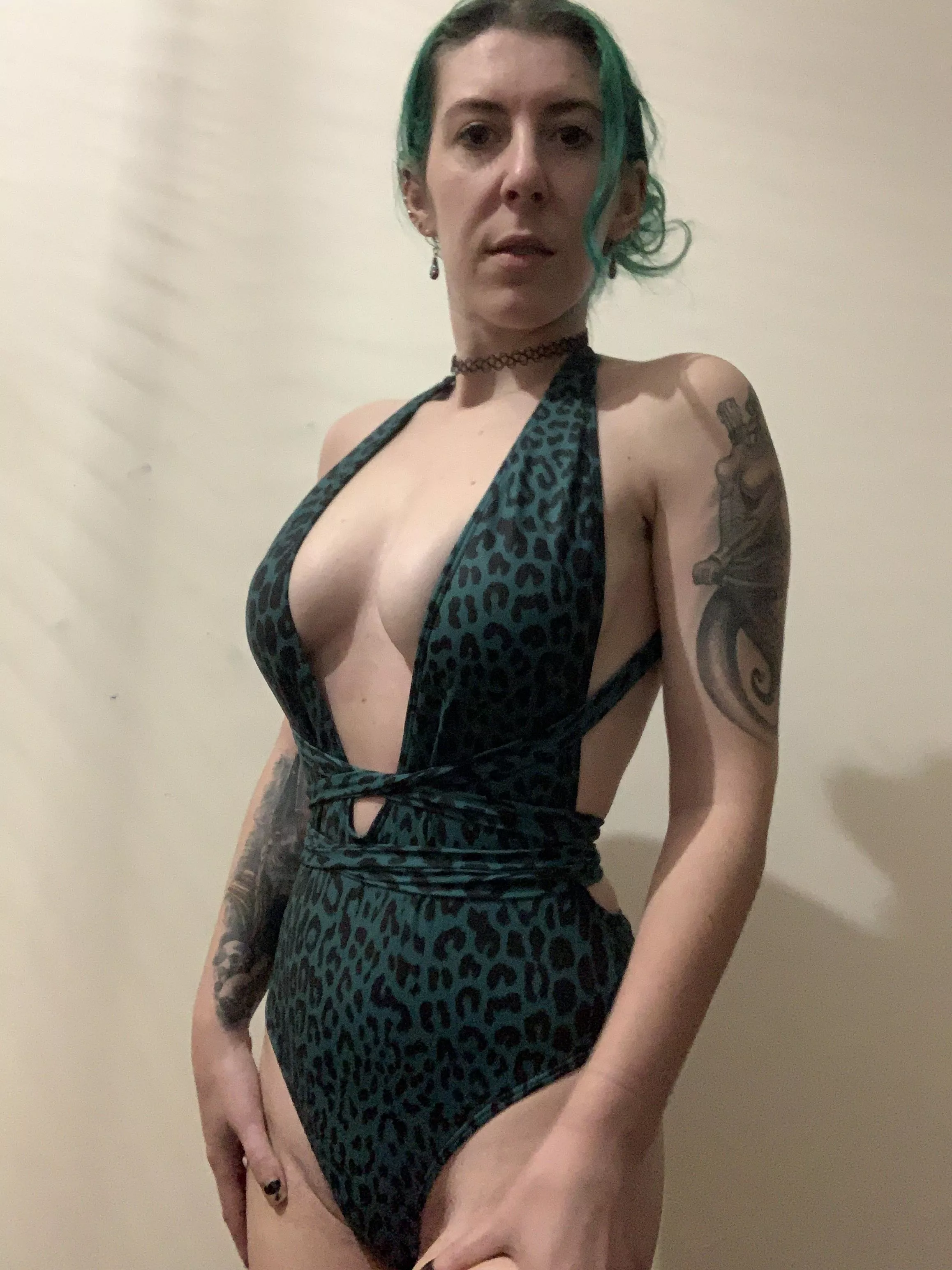 Love a deep cleavage