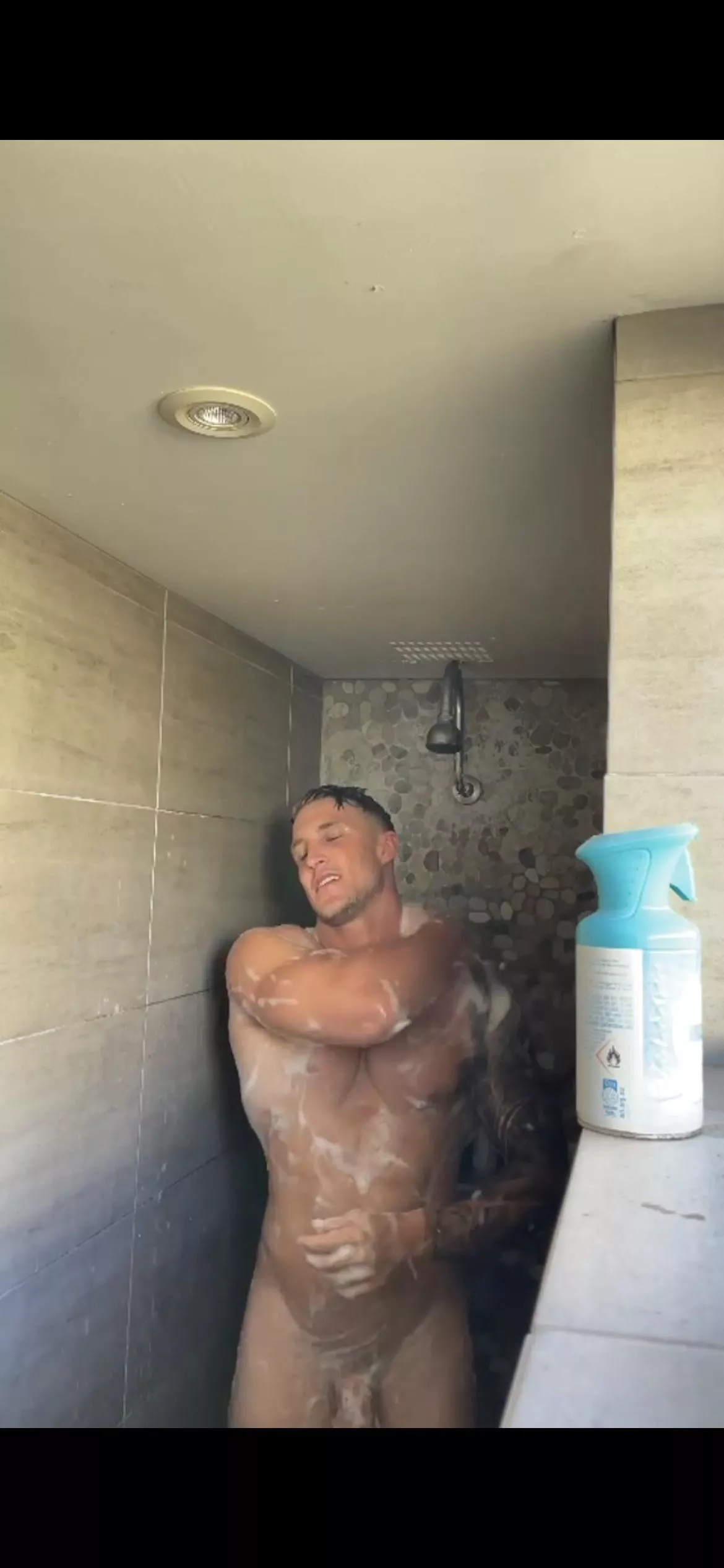 [m] UNABLE TO POST VIDEO, BUT I’VE BEEN SMASHING BACK DAY TOO MUCH. NOW I CANT PROPERLY CLEAN MY BACK, ANYONE ABLE TO HELP?